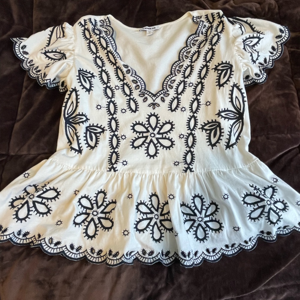 Express Blouse - Picture 6 of 7